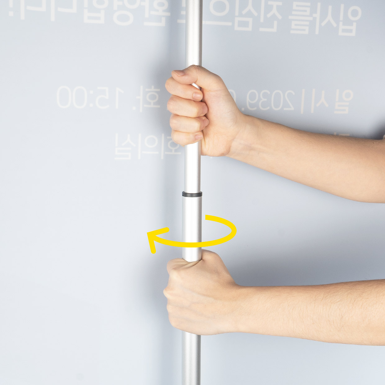 롤업 배너 거치대 조립 방법 안내
